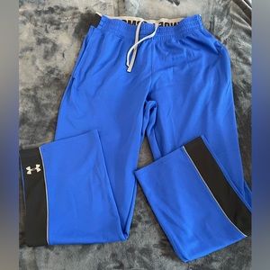 Size large men’s UA mesh pants